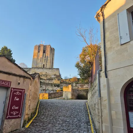 Des Caves De La Tour Du Roy St Emilion